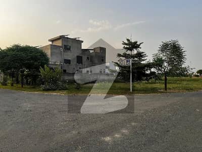 ڈی ایچ اے فیز 7 - بلاک یو فیز 7,ڈیفنس (ڈی ایچ اے),لاہور میں 10 مرلہ رہائشی پلاٹ 2.18 کروڑ میں برائے فروخت۔