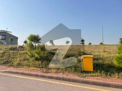 بحریہ انکلیو - سیکٹر ایم بحریہ انکلیو,بحریہ ٹاؤن,اسلام آباد میں 5 مرلہ کمرشل پلاٹ 1.6 کروڑ میں برائے فروخت۔