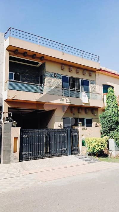 ڈی ایچ اے فیز 5 ڈیفنس (ڈی ایچ اے),لاہور میں 3 کمروں کا 5 مرلہ مکان 1.15 لاکھ میں کرایہ پر دستیاب ہے۔