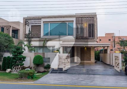 ڈی ایچ اے فیز 7 ڈیفنس (ڈی ایچ اے),لاہور میں 5 کمروں کا 1 کنال مکان 5.75 کروڑ میں برائے فروخت۔