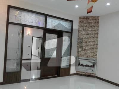 آئی ای پی انجینئرز ٹاؤن لاہور میں 6 کمروں کا 1 کنال مکان 6.35 کروڑ میں برائے فروخت۔