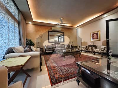 600 yards owner built bungalow for sale prime location in phase 8