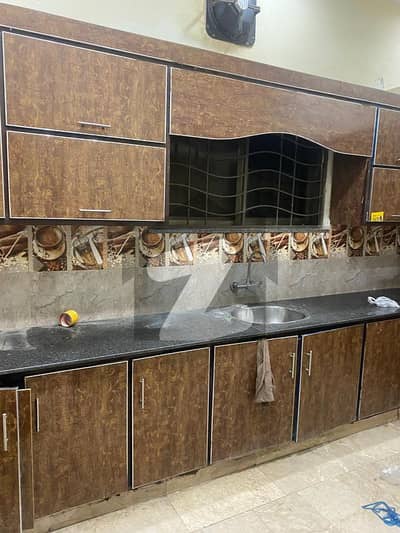 فارمانئیٹس ہاؤسنگ سکیم لاہور میں 5 کمروں کا 10 مرلہ مکان 1.15 لاکھ میں کرایہ پر دستیاب ہے۔