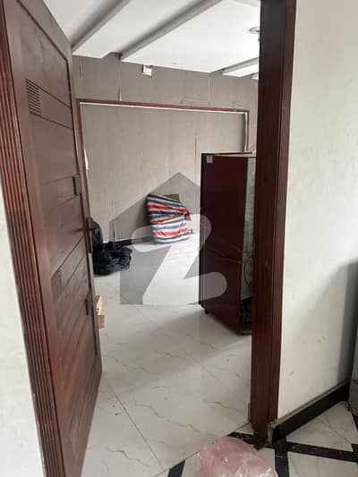 ڈریم گارڈنز ڈیفینس روڈ,لاہور میں 2 کمروں کا 8 مرلہ بالائی پورشن 34.0 ہزار میں کرایہ پر دستیاب ہے۔