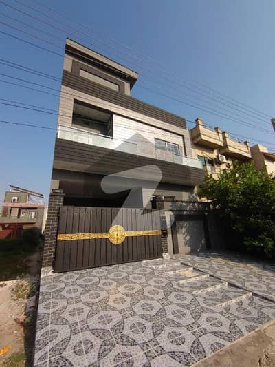 جوبلی ٹاؤن لاہور میں 4 کمروں کا 5 مرلہ مکان 2.25 کروڑ میں برائے فروخت۔