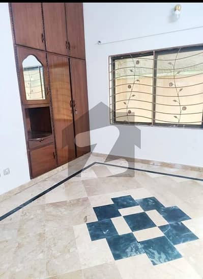 فیض آباد راولپنڈی میں 3 کمروں کا 10 مرلہ مکان 1.0 لاکھ میں کرایہ پر دستیاب ہے۔