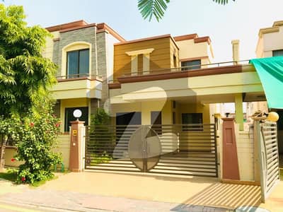 ڈریم گارڈنز ڈیفینس روڈ,لاہور میں 5 کمروں کا 10 مرلہ مکان 3.2 کروڑ میں برائے فروخت۔