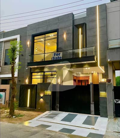 5 MARLA BRAND NEW HOUSE FOR SALE TOP LOCATION SOLID CONSTRUCTION