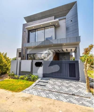 8 Marla Brand New house for sale