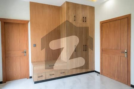 1 Kanal Upper Portion For Rent In Wapda Town.