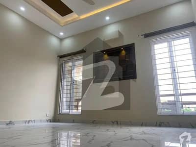 بحریہ انکلیو - سیکٹر آئی بحریہ انکلیو,بحریہ ٹاؤن,اسلام آباد میں 5 کمروں کا 8 مرلہ مکان 1.35 لاکھ میں کرایہ پر دستیاب ہے۔