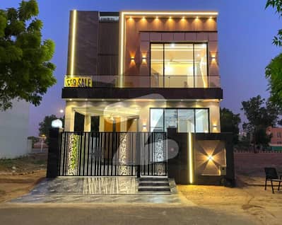 ڈی ایچ اے 11 رہبر فیز 2 - بلاک پی ڈی ایچ اے 11 رہبر فیز 2,ڈی ایچ اے 11 رہبر,لاہور میں 3 کمروں کا 5 مرلہ مکان 2.35 کروڑ میں برائے فروخت۔