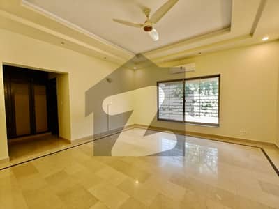 ایف ۔ 7 اسلام آباد میں 4 کمروں کا 16 مرلہ مکان 6.5 لاکھ میں کرایہ پر دستیاب ہے۔