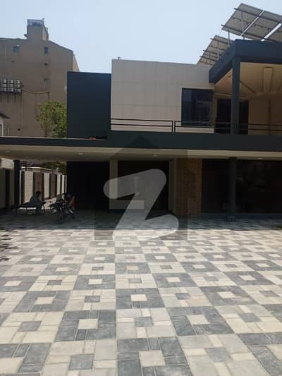 4 Kanal Commercial Property