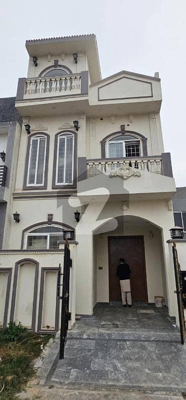 الکبیر فیز 2 - بلاک سی الکبیر ٹاؤن - فیز 2,الکبیر ٹاؤن,رائیونڈ روڈ,لاہور میں 4 کمروں کا 3 مرلہ مکان 1.25 کروڑ میں برائے فروخت۔