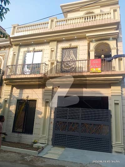 Elegant 3.5 Marla Double Storey House at Prime Location.