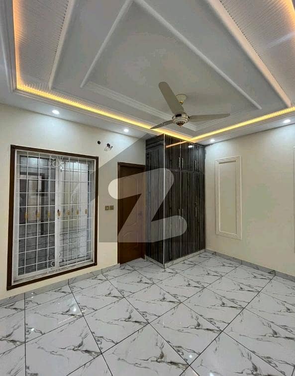 Prime Location 10 Marla House In Wapda Town Is Available Prime Location 10 Marla House In Wapda Town Is Available