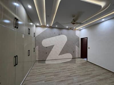 واپڈا ٹاؤن گوجرانوالہ میں 4 کمروں کا 10 مرلہ مکان 1.2 لاکھ میں کرایہ پر دستیاب ہے۔