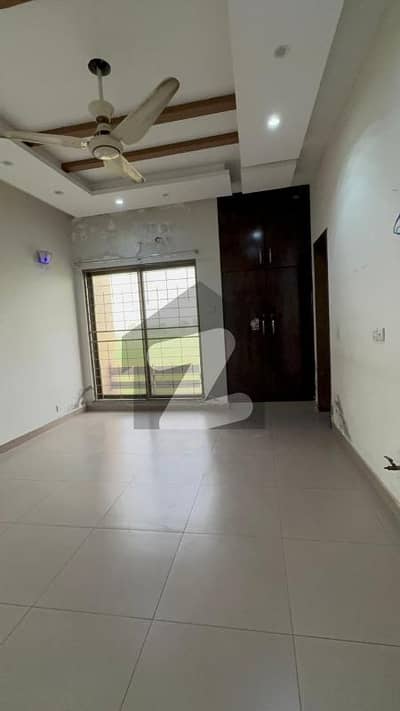 13 MARLA UPPER PORTION IN PHASE 8 EX AIR AVENUE HOT LOCATION NEAR TO ALL FACILITIES 13 MARLA UPPER PORTION IN PHASE 8 EX AIR AVENUE HOT LOCATION NEAR TO ALL FACILITIES