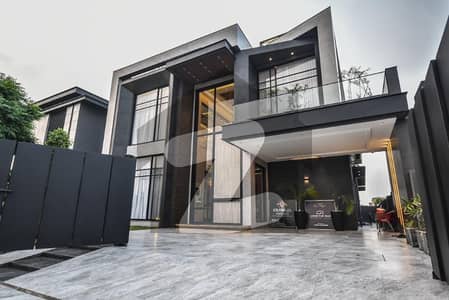 ڈی ایچ اے فیز 6 ڈیفنس (ڈی ایچ اے),لاہور میں 5 کمروں کا 1 کنال مکان 7.99 کروڑ میں برائے فروخت۔