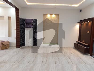 گارڈن ٹاؤن فیز 3 گارڈن ٹاؤن,گوجرانوالہ میں 4 کمروں کا 5 مرلہ مکان 2.05 کروڑ میں برائے فروخت۔