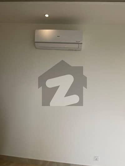 جوہر ٹاؤن لاہور میں 1 کمرے کا 3 مرلہ فلیٹ 45.0 لاکھ میں برائے فروخت۔