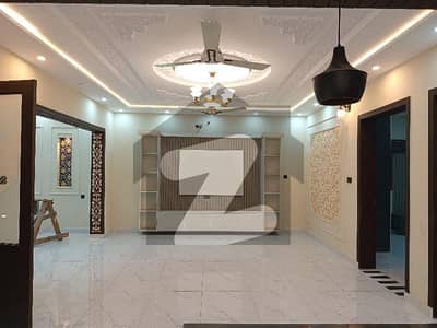 گارڈن ٹاؤن فیز 3 گارڈن ٹاؤن,گوجرانوالہ میں 4 کمروں کا 10 مرلہ مکان 4.3 کروڑ میں برائے فروخت۔