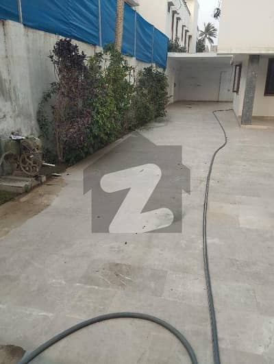 نارتھ ناظم آباد ۔ بلاک ڈی نارتھ ناظم آباد,کراچی میں 9 کمروں کا 1 کنال مکان 5.0 لاکھ میں کرایہ پر دستیاب ہے۔