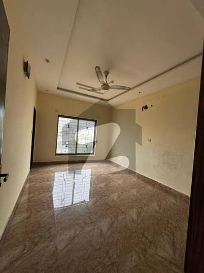 لیک سٹی رائیونڈ روڈ,لاہور میں 3 کمروں کا 10 مرلہ بالائی پورشن 75.0 لاکھ میں برائے فروخت۔