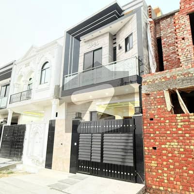 عابد گارڈن مین کینال بینک روڈ,لاہور میں 3 کمروں کا 3 مرلہ مکان 1.25 کروڑ میں برائے فروخت۔