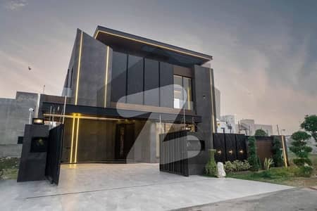 FACING PARK 1 KANAL TOP OF THE LINE ULTRA MODERN LUXURY VILLA FOR SALE NEAR TO MARKET. FACING PARK 1 KANAL TOP OF THE LINE ULTRA MODERN LUXURY VILLA FOR SALE NEAR TO MARKET.