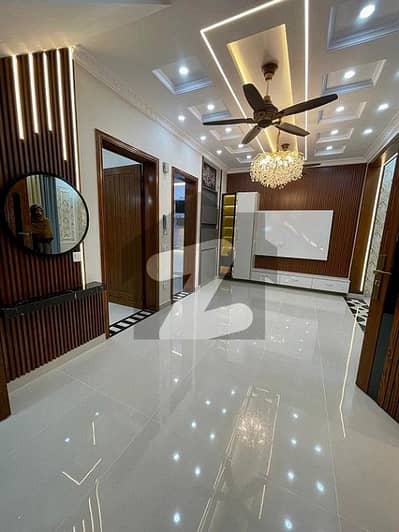 بحریہ ٹاؤن سیکٹر ای بحریہ ٹاؤن,لاہور میں 3 کمروں کا 5 مرلہ مکان 75.0 ہزار میں کرایہ پر دستیاب ہے۔