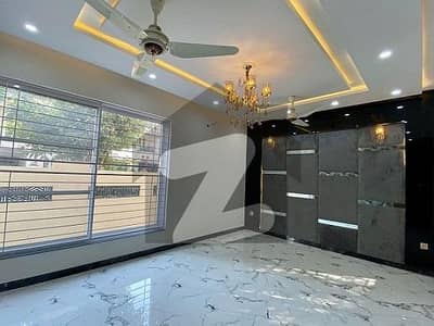 بحریہ ٹاؤن سیکٹر ای بحریہ ٹاؤن,لاہور میں 3 کمروں کا 10 مرلہ بالائی پورشن 60.0 ہزار میں کرایہ پر دستیاب ہے۔