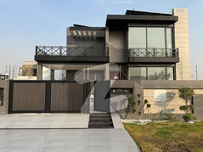 ڈی ایچ اے فیز 7 ڈیفنس (ڈی ایچ اے),لاہور میں 5 کمروں کا 1 کنال مکان 3.65 لاکھ میں کرایہ پر دستیاب ہے۔