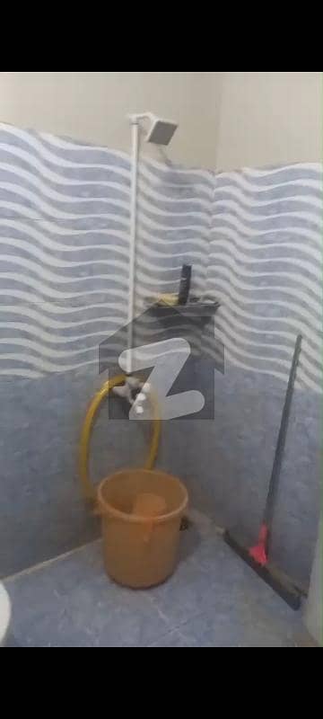 گلستانِِ جوہر ۔ بلاک 12 گلستانِ جوہر,کراچی میں 3 کمروں کا 12 مرلہ بالائی پورشن 1.0 لاکھ میں کرایہ پر دستیاب ہے۔