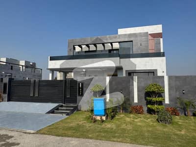 ڈی ایچ اے فیز 7 ڈیفنس (ڈی ایچ اے),لاہور میں 5 کمروں کا 1 کنال مکان 2.5 لاکھ میں کرایہ پر دستیاب ہے۔