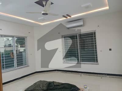 ای ۔ 11 اسلام آباد میں 6 کمروں کا 1 کنال مکان 5.0 لاکھ میں کرایہ پر دستیاب ہے۔