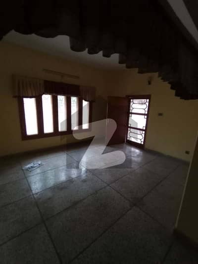 گلشنِ اقبال - بلاک 1 گلشنِ اقبال,گلشنِ اقبال ٹاؤن,کراچی میں 4 کمروں کا 10 مرلہ دفتر 1.2 لاکھ میں کرایہ پر دستیاب ہے۔