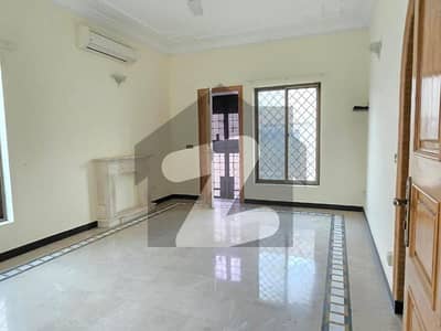 ایف ۔ 7 اسلام آباد میں 5 کمروں کا 1 کنال مکان 32.0 کروڑ میں برائے فروخت۔