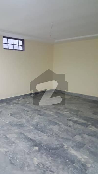 حاجی پورہ روڈ سیالکوٹ میں 3 کمروں کا 13 مرلہ فیکٹری 1.5 لاکھ میں کرایہ پر دستیاب ہے۔