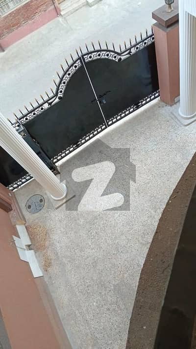 شاہ تاج کالونی لاہور میں 4 کمروں کا 10 مرلہ مکان 4.2 کروڑ میں برائے فروخت۔