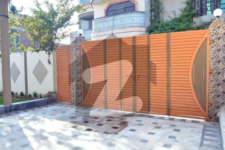 12 MARLA HOUSE FOR SALE