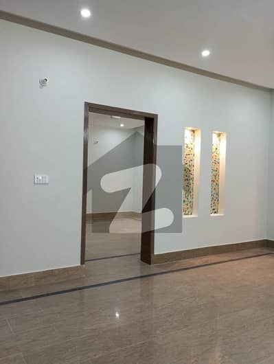 10 Marla Beautiful Portion Available For Rent