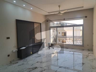 ڈی ایچ اے ڈیفینس فیز 1 ڈی ایچ اے ڈیفینس,اسلام آباد میں 3 کمروں کا 1 کنال بالائی پورشن 90.0 ہزار میں کرایہ پر دستیاب ہے۔