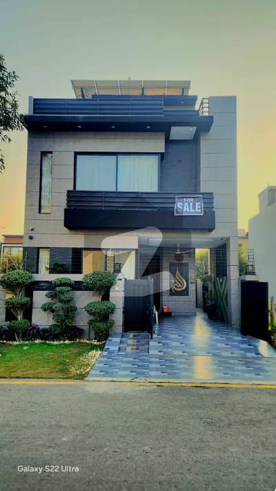 5 MARLA ELEGANT AND FULLY MAINTAINED SUPER HOT LOCATED BUNGALOW IS AVAILABLE IN THE BEST BLOCK OF DHA LAHORE.