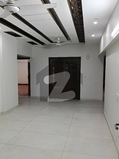4 Bedrooms Drawing Lounge Flat Available For Sale At Prime Location of Bahadurabad