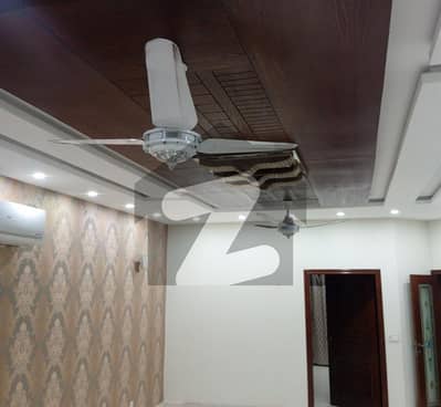 بحریہ ٹاؤن سیکٹر سی بحریہ ٹاؤن,لاہور میں 3 کمروں کا 12 مرلہ بالائی پورشن 85.0 ہزار میں کرایہ پر دستیاب ہے۔