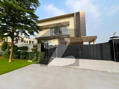 10 MARLA ELEGANT AND FULLY MAINTAINED SUPER HOT LOCATED BUNGALOW IS AVAILABLE IN THE BEST BLOCK OF DHA LAHORE