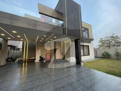 ڈی ایچ اے فیز 6 - بلاک جے فیز 6,ڈیفنس (ڈی ایچ اے),لاہور میں 4 کمروں کا 1 کنال مکان 11.75 کروڑ میں برائے فروخت۔