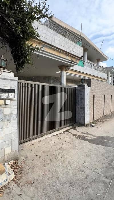 حبیب اللہ کالونی ایبٹ آباد میں 6 کمروں کا 10 مرلہ مکان 4.0 کروڑ میں برائے فروخت۔